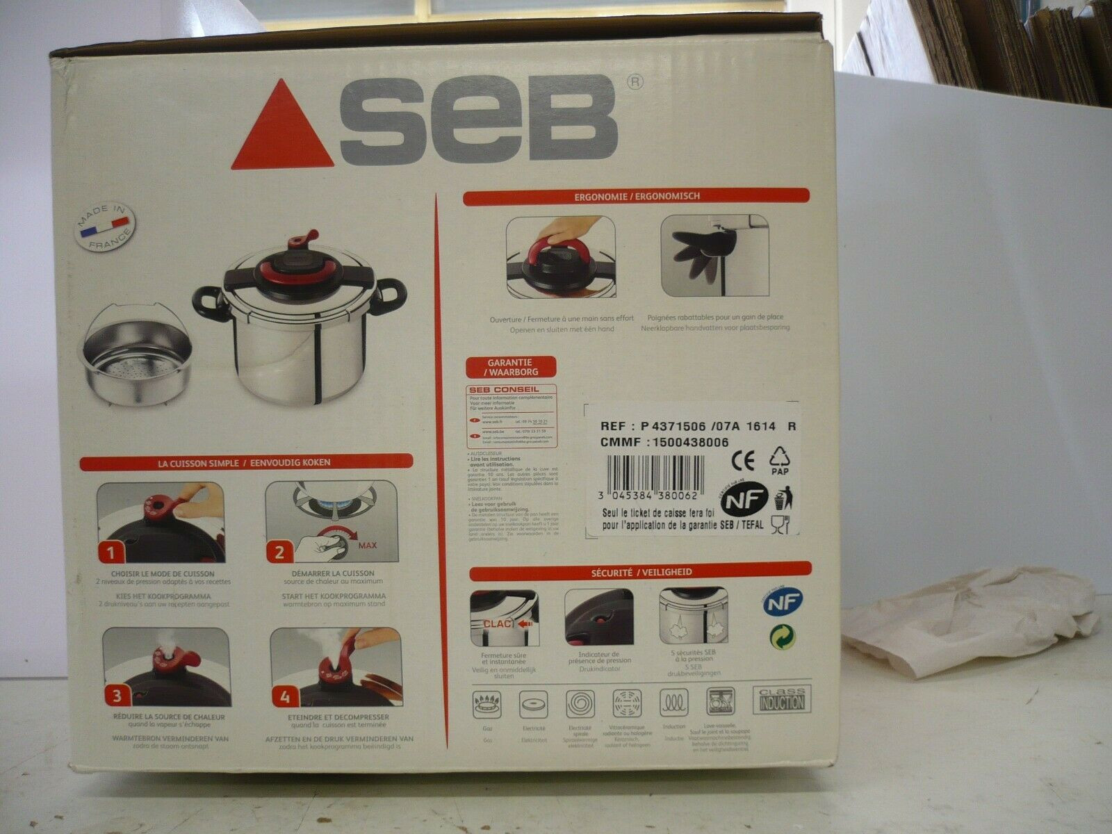 SEB Autocuiseur SEB Clipso Plus P4371506 10L : 7 à 10 personnes - 2  programmes de cuisson - Panier vapeur - Ouverture/fermeture ultra facile -  Poignées rabattables - Tous feux dont induction : : Cuisine et  Maison